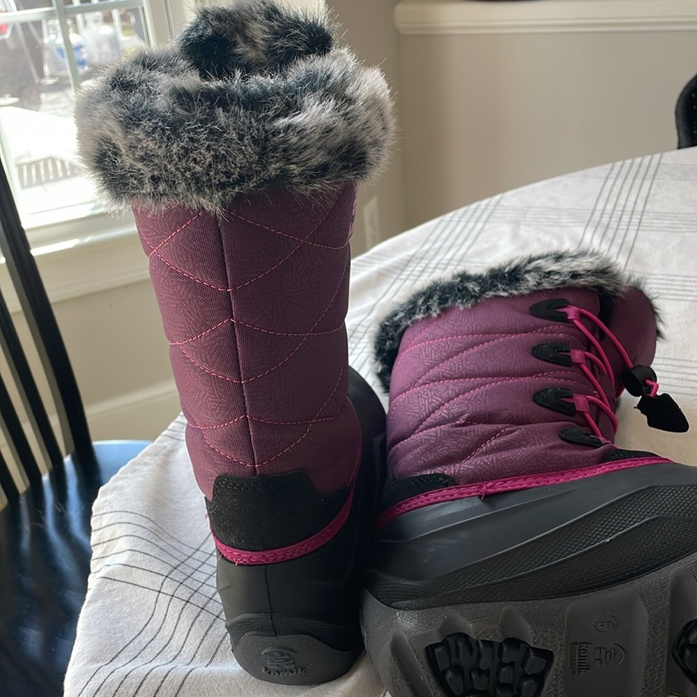 Kids Kamik snow boot with faux fur, so cute and only worn once! - Picture 6 of 6